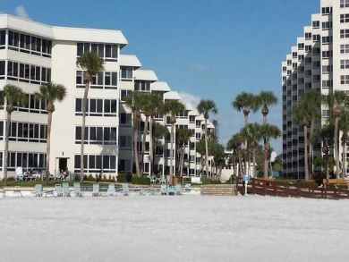 This 2 bedroom has GULF Views Best Beach Community on Siesta